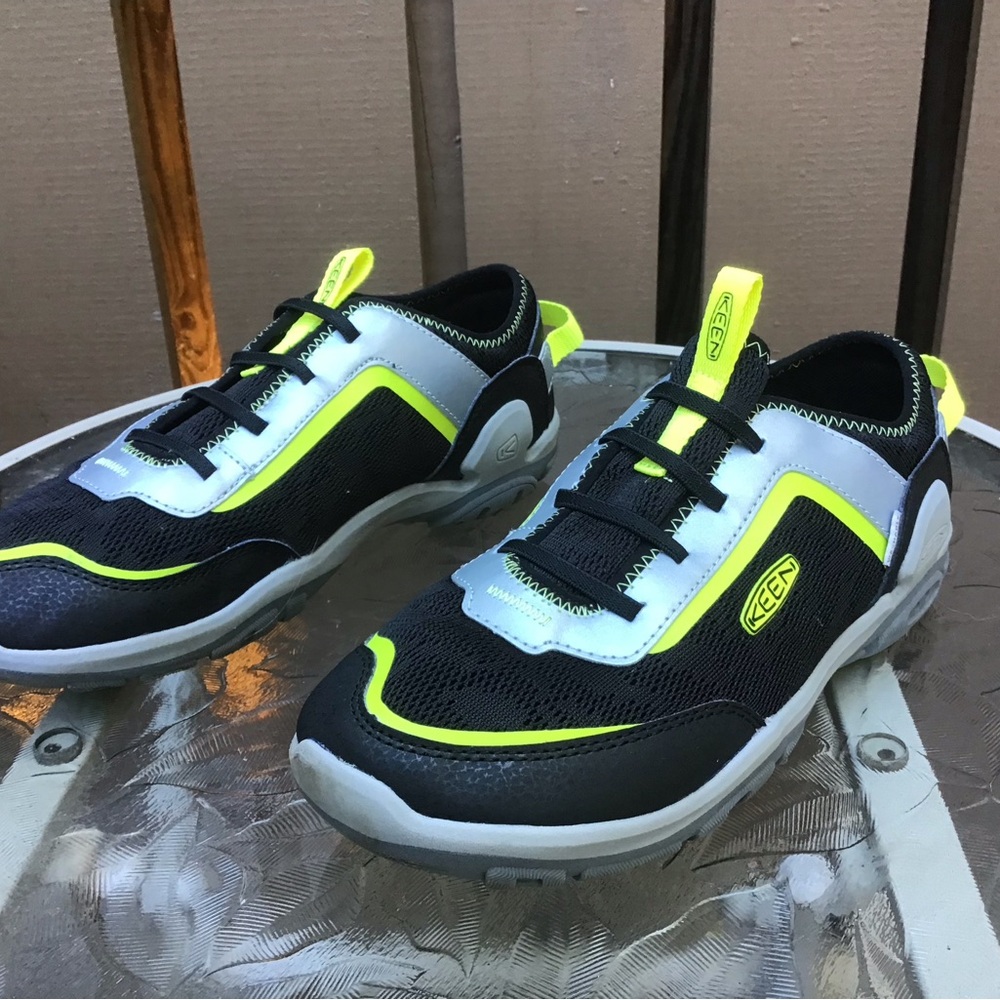 Keen Footwear Size 6 Athletic Slip On Shoes, EUC!